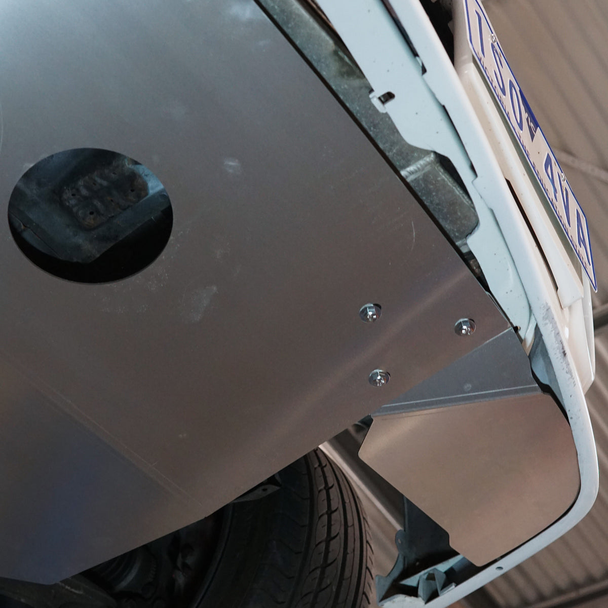Front undercarriage of a Mitsubishi Evolution 6 with an Aerocutt aluminium undertray fitted