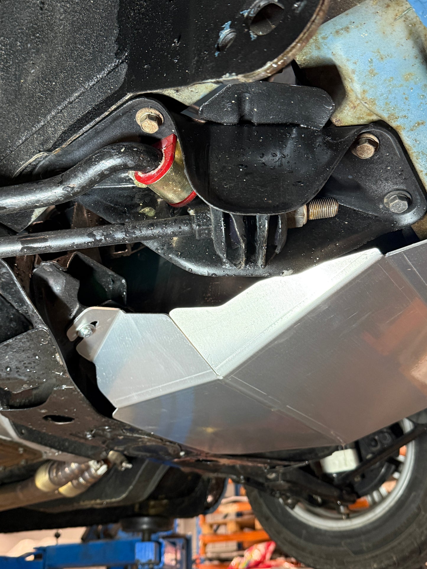 ke30 ke36 ke55 corolla toyota BASH PLATE SKID PLATE UNDERBODY PROTECTION sump guard undertray replacement aerocutt aerocut oil service plate close up