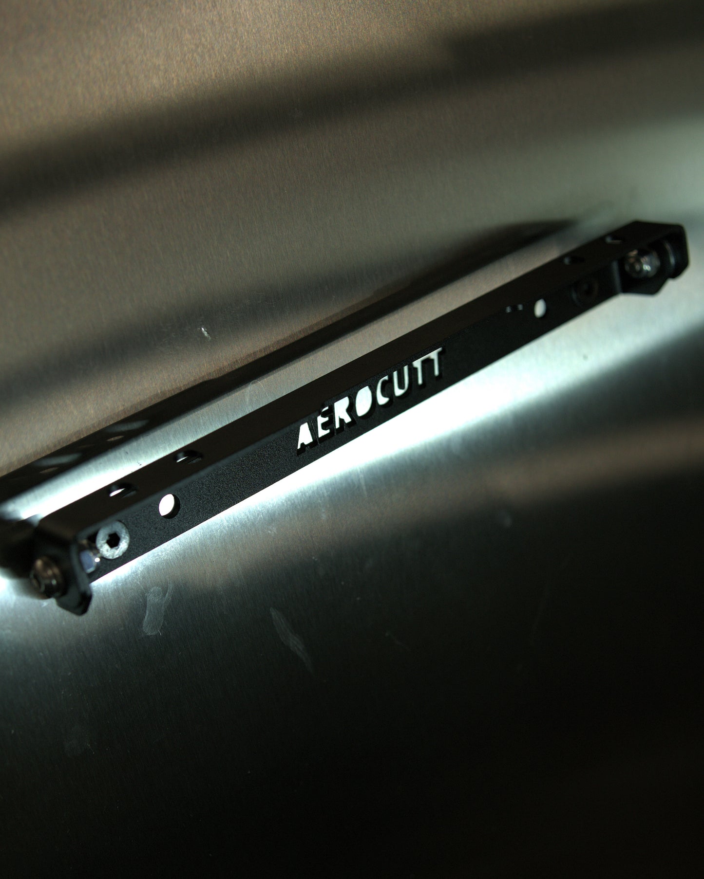 Aerocutt Number Plate Up/Down Tilt Winch Plate Bracket