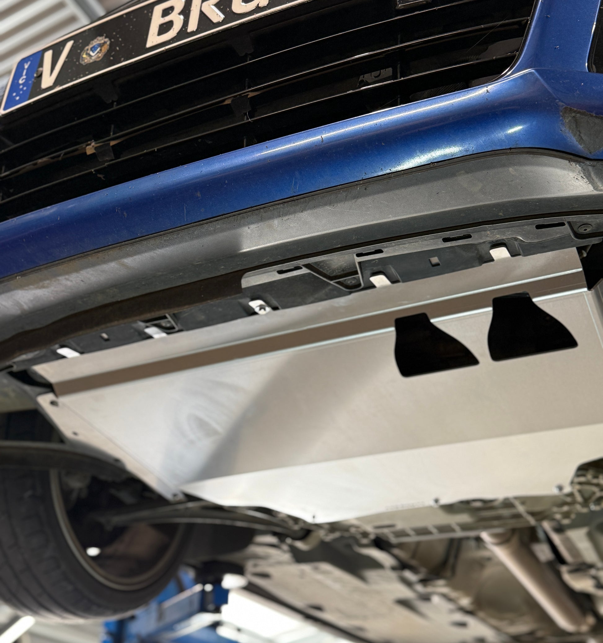 Volkswagen golf skid plate underside of car, golf mk5 mk6 undertray replacement panel, protection under car golf mk5 mk6 