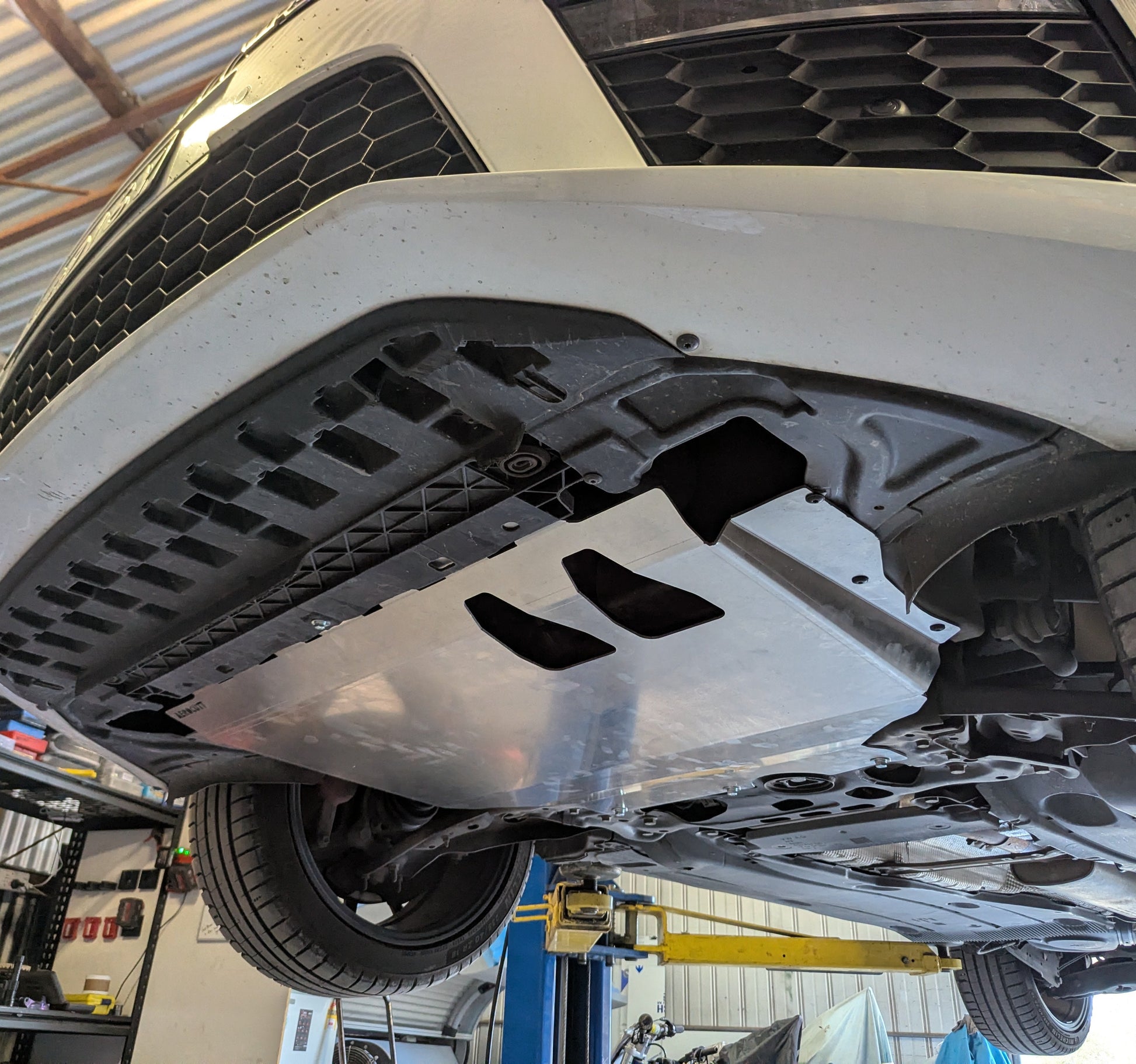 SKODA OCTAVIA UNDERTRAY REPLACEMENT PANEL ON CAR, ENGINE PROTECTION PLATE SKODA OCTAVIA MQB 