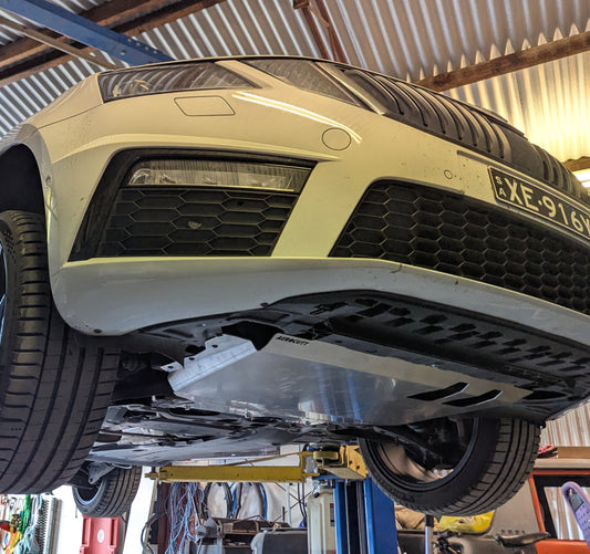 SKODA OCTAVIA UNDERTRAY REPLACEMENT PANEL ON CAR, ENGINE PROTECTION PLATE SKODA OCTAVIA MQB 