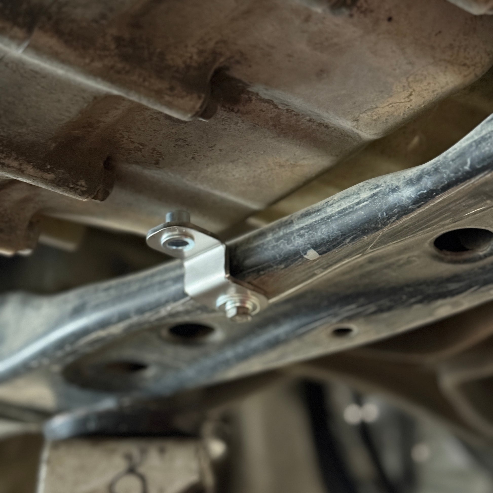 Honda Odyssey RB1 Underbody with Aerocutt Aluminium Undertray Bracket Installed