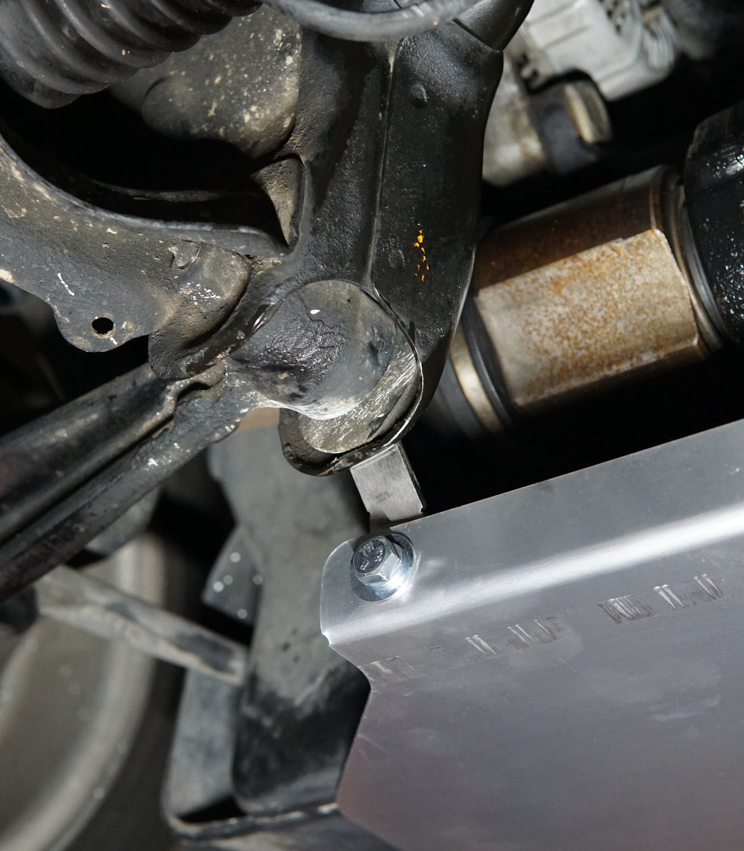 Honda Integra DA9 Underneath with Aerocutt Aluminium sump guard and brackets