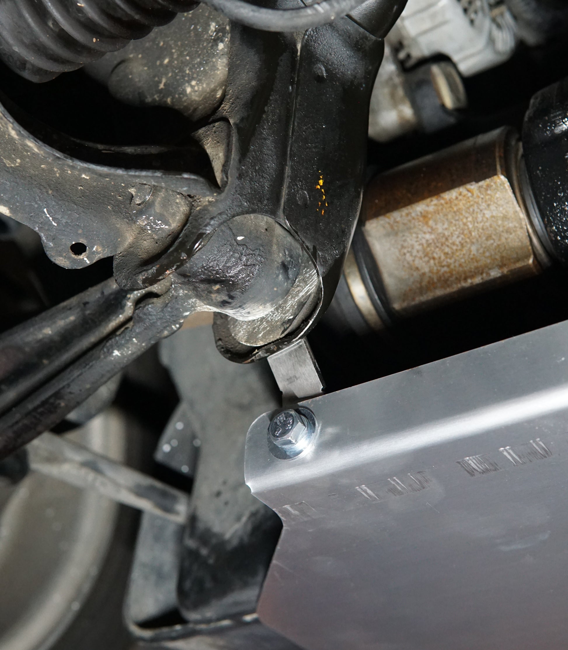 Honda Integra DA9 Underneath with Aerocutt Aluminium sump guard and brackets