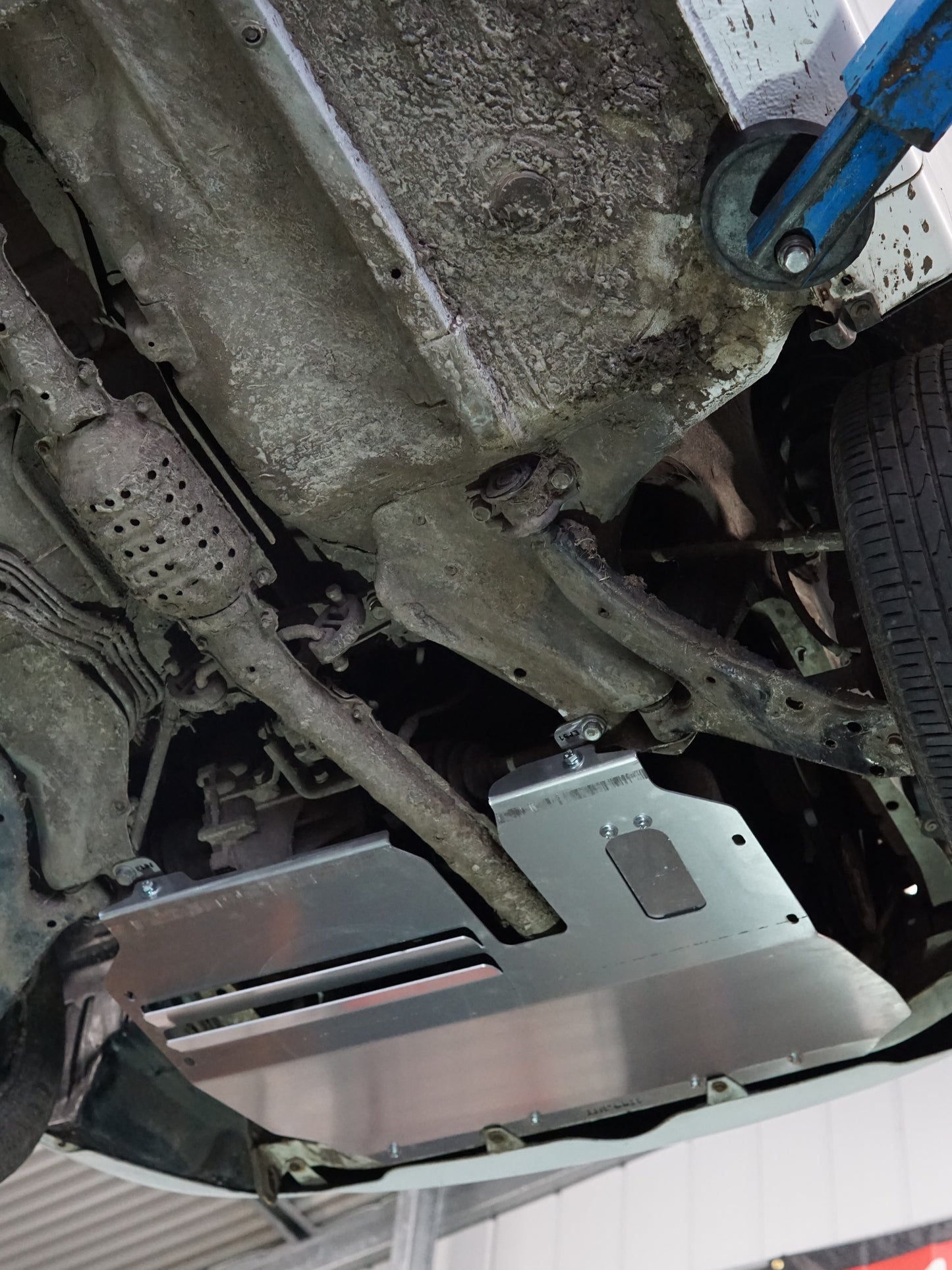Toyota Starlet EP91 underneath rear with an Aerocutt aluminium bash plate installed