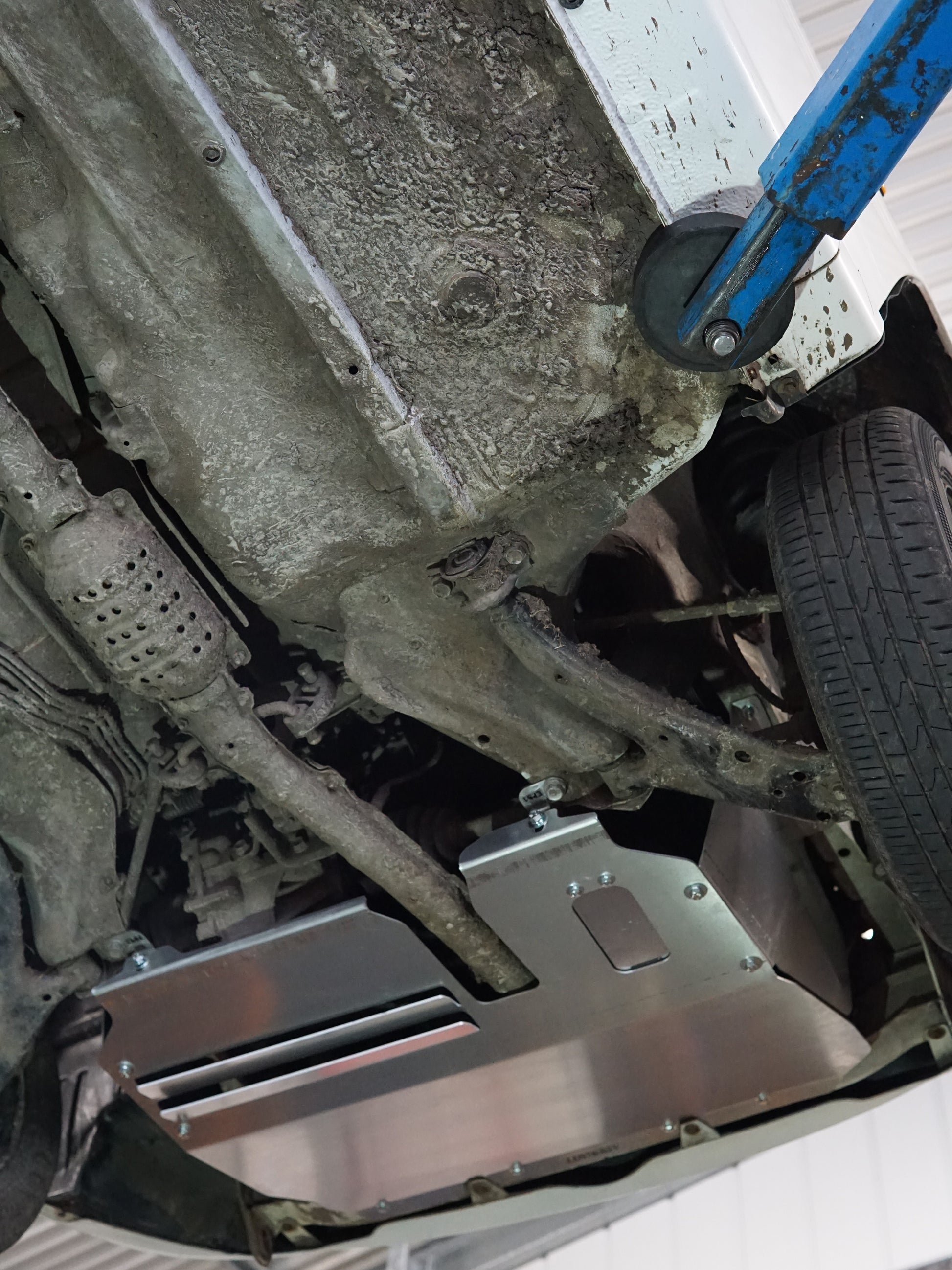 Toyota Starlet EP91 underneath with an Aerocutt aluminium bash plate