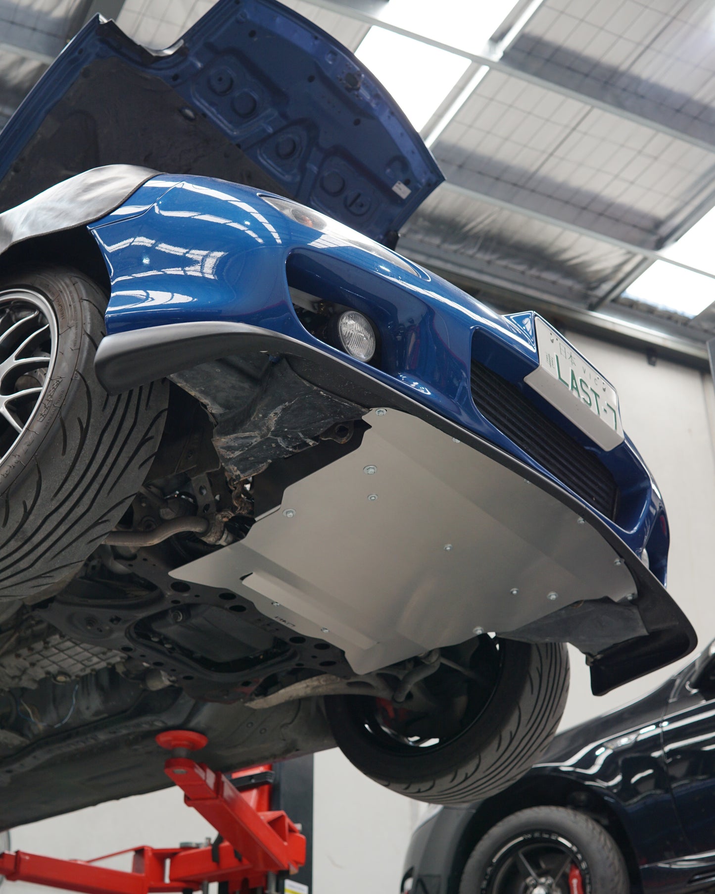 Mazda FD RX-7 Underbody with an Aerocutt aluminium front undertray with vents installed.