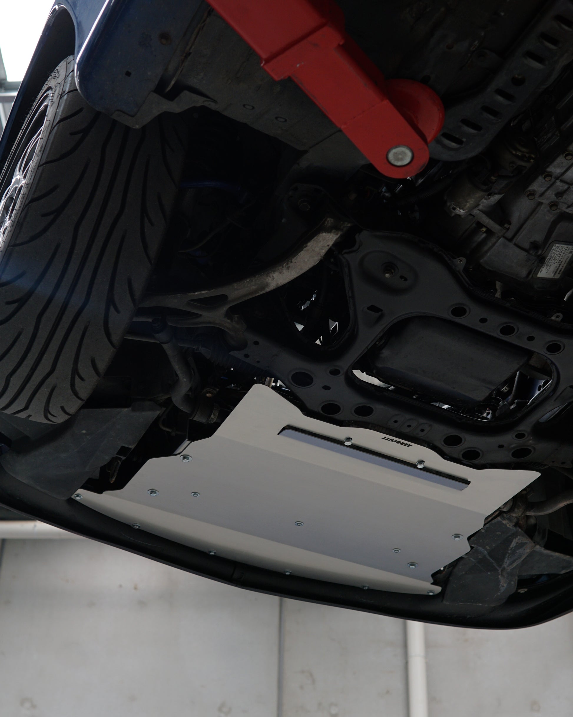 Mazda FD RX-7 Underside with an Aerocutt aluminium front undertray.