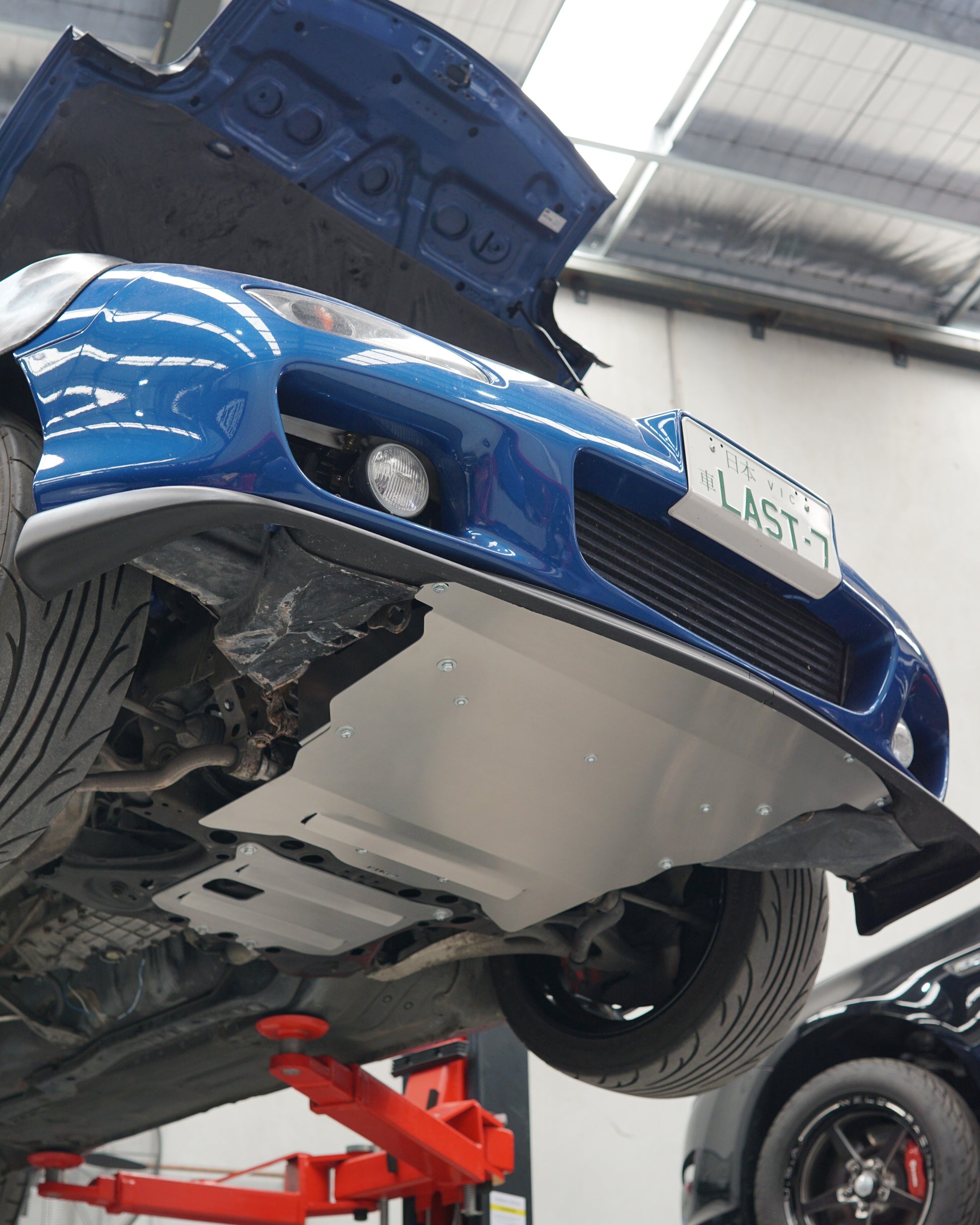 Mazda FD RX-7 Underbody with an Aerocutt aluminium front undertray and engine protection panel installed