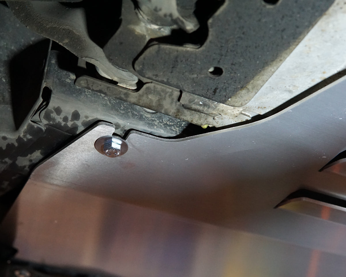 Renault Clio 3 underside with Aerocutt aluminium skid plate shield fitted
