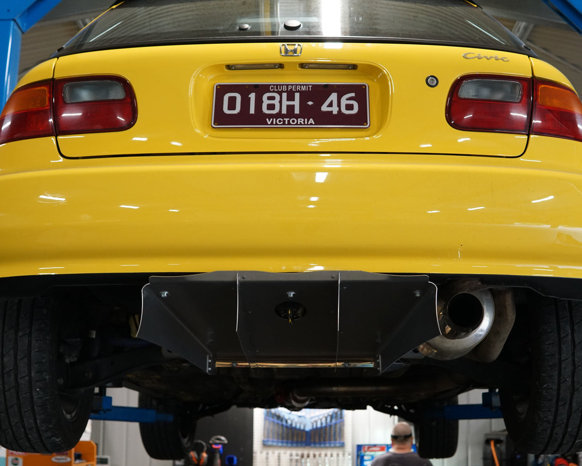 Rear undercarriage of a Honda Civic EG with an Aerocutt aluminium diffuser installed