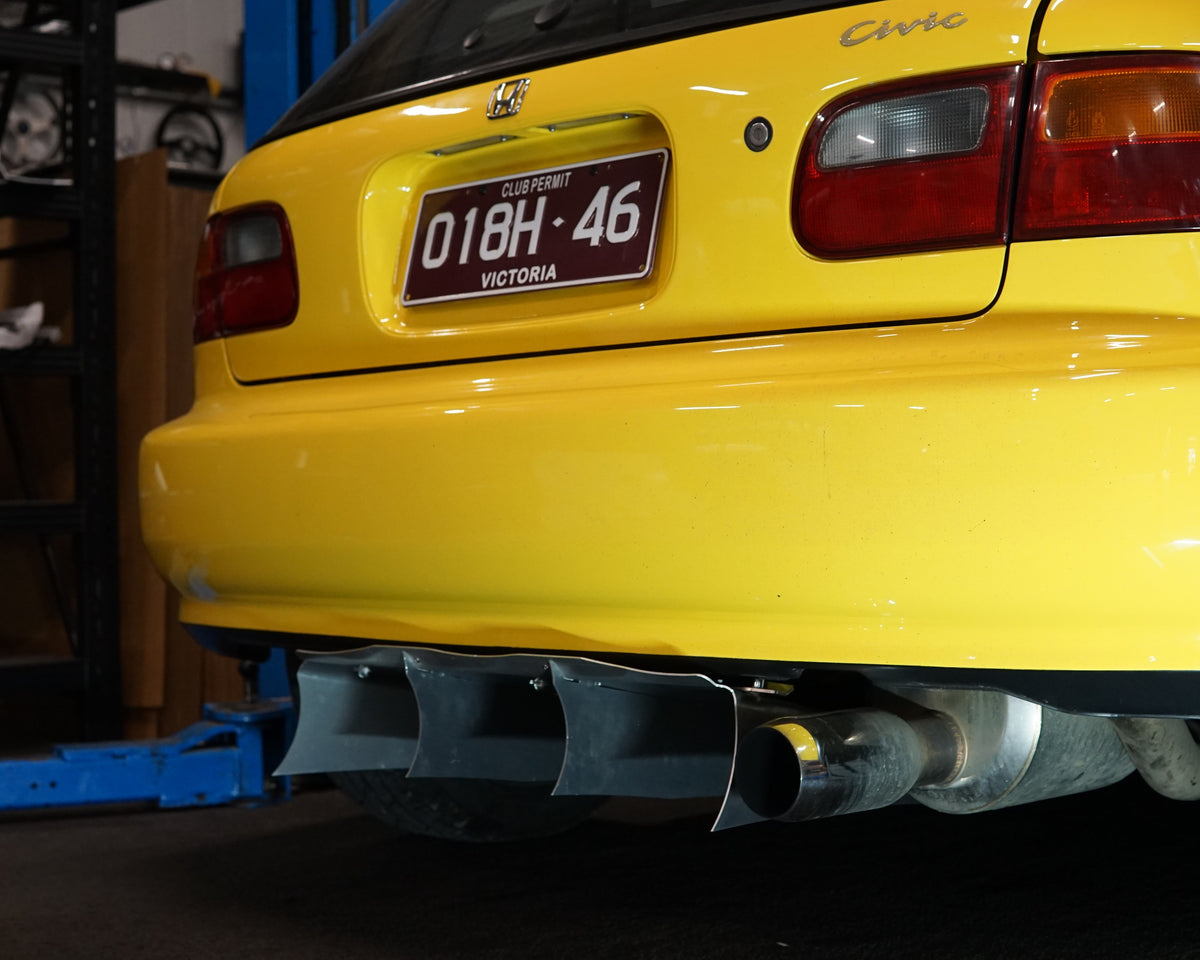 Rear of a Honda Civic EG with an Aerocutt aluminium diffuser installed