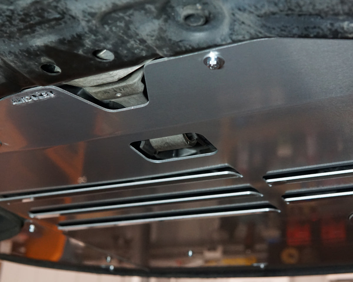 Hyundai i30 PD front undercarriage with an aluminium Aerocutt skid plate installed