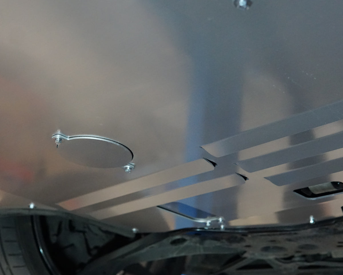 Hyundai i30 PD front underside with an aluminium Aerocutt undertray installed