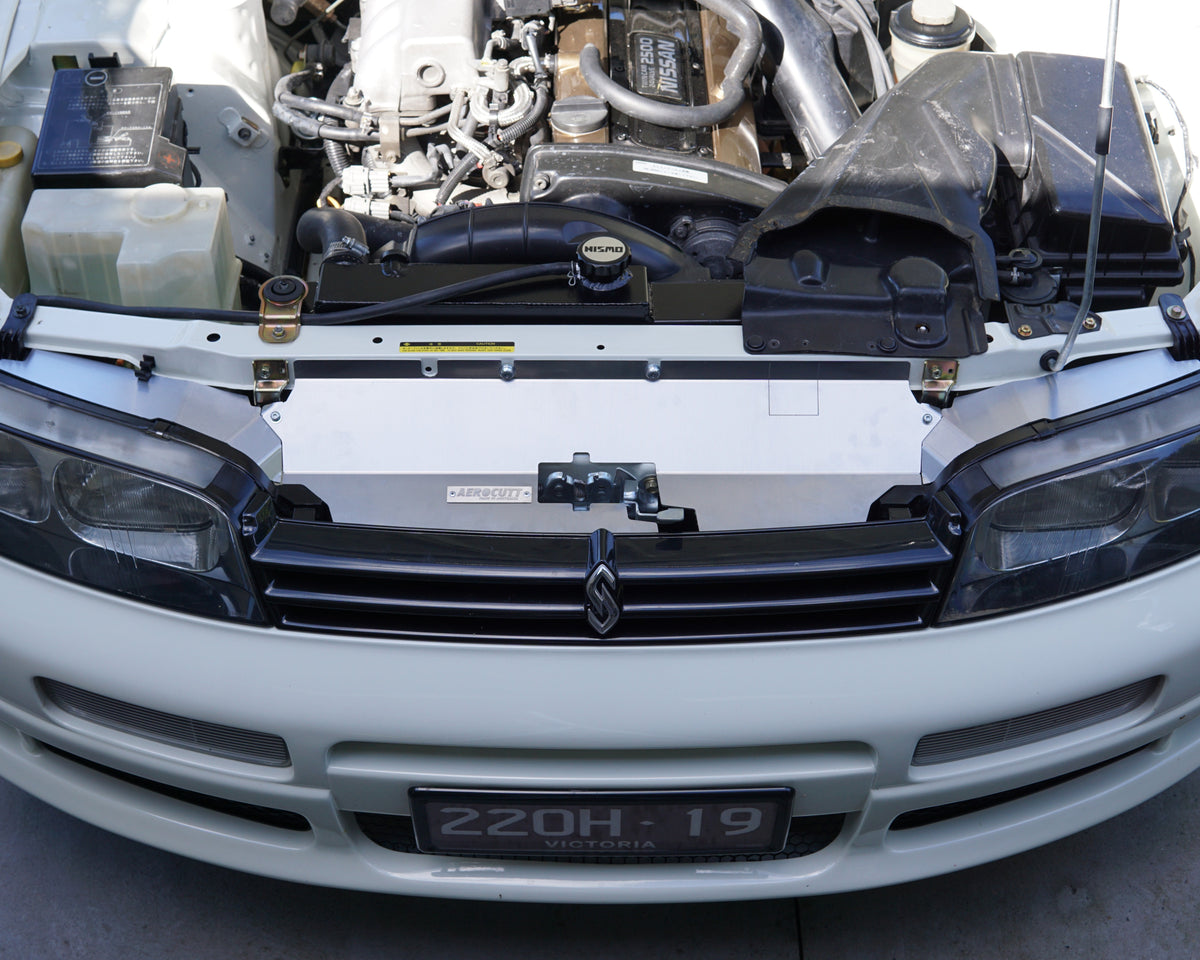 R33 Series 1 Skyline front engine bay with Aerocutt aluminium cooling plates installed