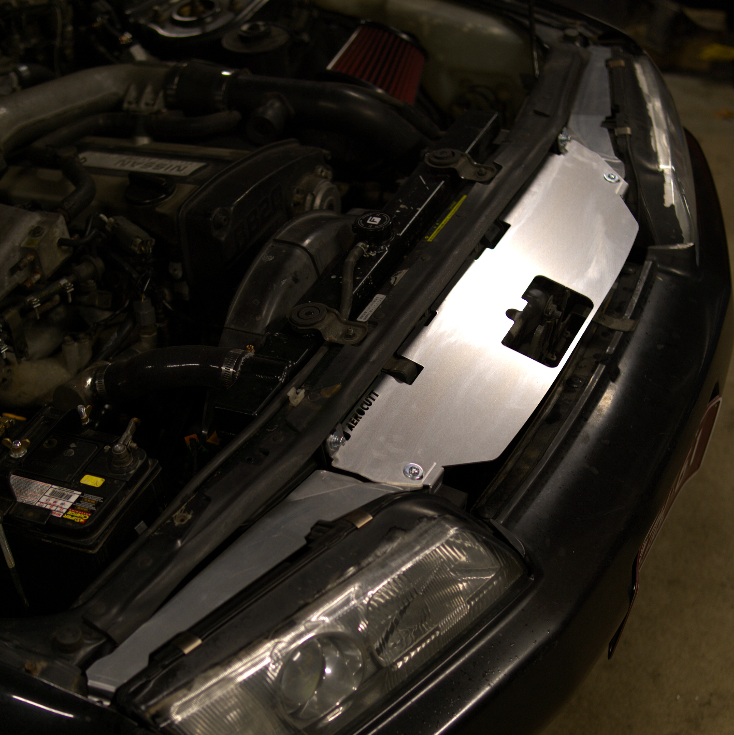 R32 skyline engine bay with aerocutt radiator cooling panels fitted
